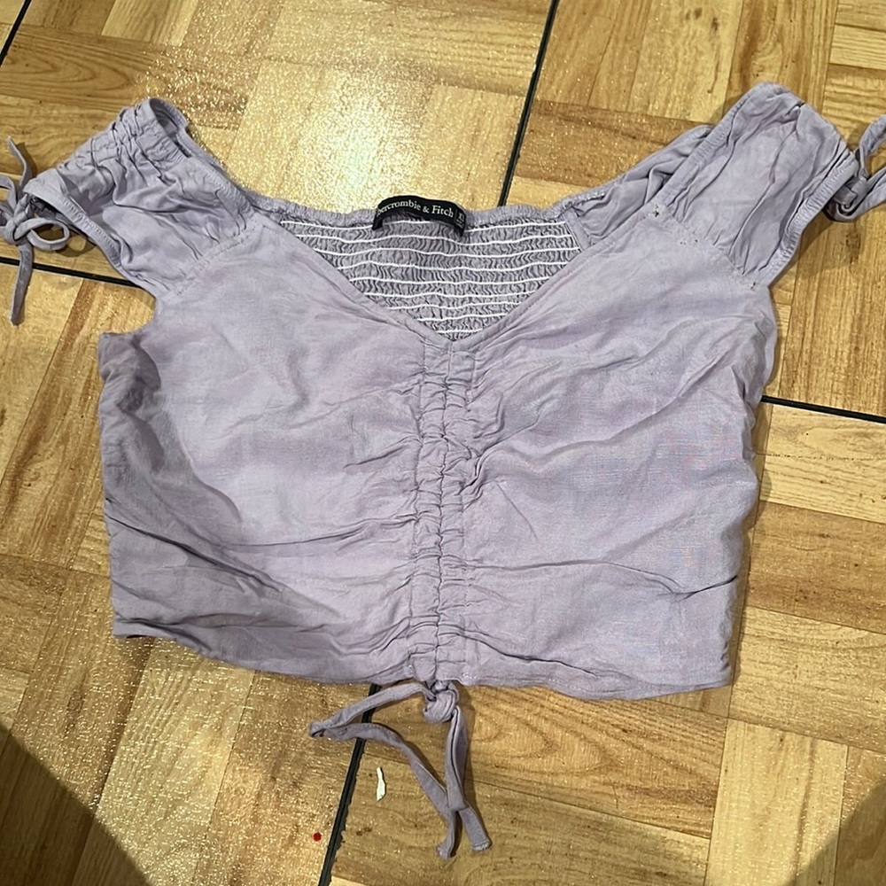 ABERCROMBIE LIGHT PURPLE CROP TOP